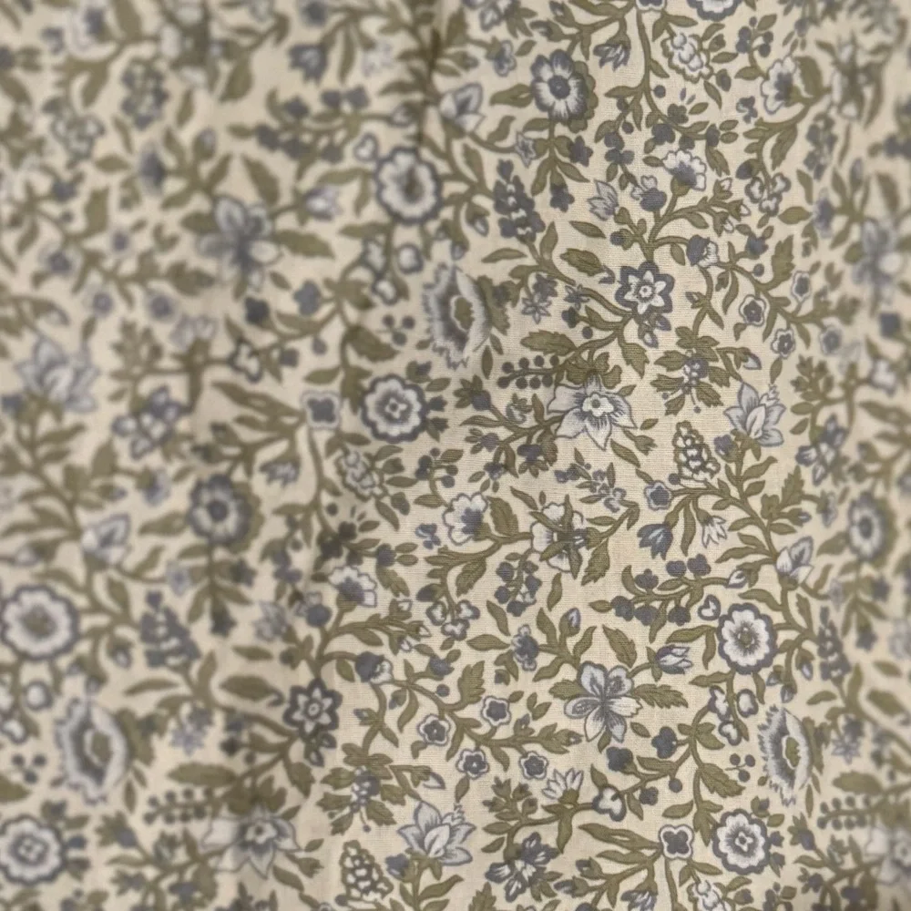 EUC Tuckernuck Hyacinth House Floral Smocked-Neck Long Sleeve Blouse 100% Cotton - Picture 2 of 14